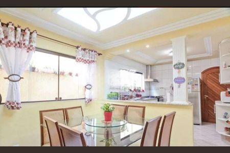 Casa à venda com 350m², 4 quartos e 4 vagasSala de jantar