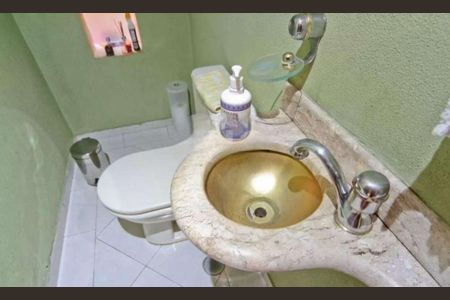 Casa à venda com 350m², 4 quartos e 4 vagasBanheiro