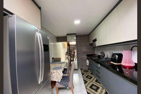 Casa à venda com 300m², 3 quartos e 2 vagasCozinha