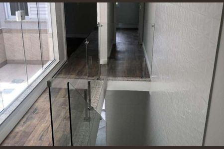 Casa à venda com 300m², 4 quartos e 2 vagasEscada