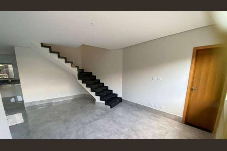 Casa à venda com 300m², 3 quartos e 2 vagasSala