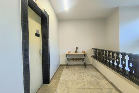 Apartamento à venda com 143m², 4 quartos e 1 vaga Apartamento à venda com 143m², 4 quartos e 1 vagaHall de entrada