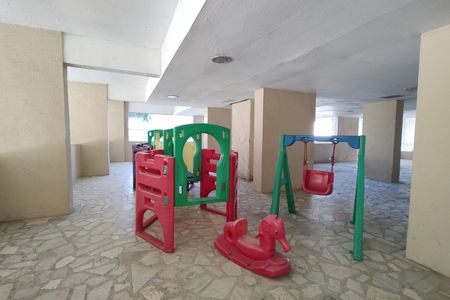 Apartamento à venda com 143m², 4 quartos e 1 vaga Apartamento à venda com 143m², 4 quartos e 1 vagaÁrea comum - Playground