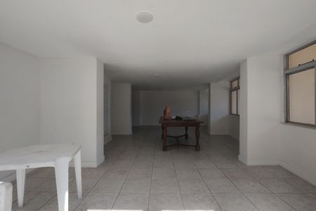 Apartamento à venda com 143m², 4 quartos e 1 vaga Apartamento à venda com 143m², 4 quartos e 1 vagaÁrea comum - Salão de festas