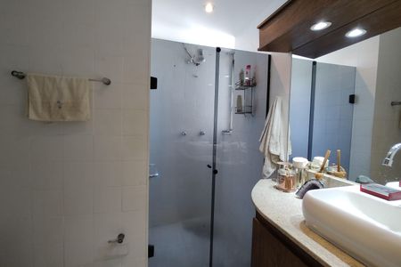 Apartamento à venda com 143m², 4 quartos e 1 vaga Apartamento à venda com 143m², 4 quartos e 1 vagaBanheiro Social