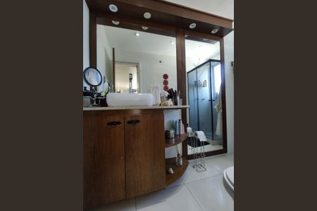 Apartamento à venda com 143m², 4 quartos e 1 vagaBanheiro da Suíte