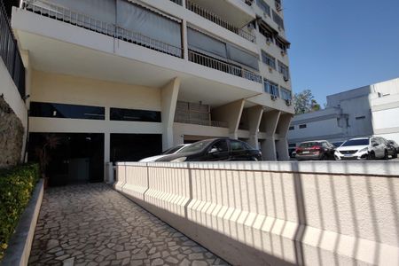 Apartamento à venda com 143m², 4 quartos e 1 vaga Apartamento à venda com 143m², 4 quartos e 1 vagaHall de entrada