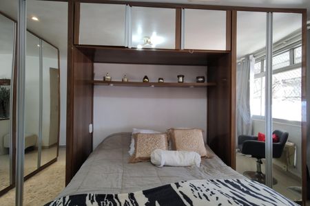 Apartamento à venda com 143m², 4 quartos e 1 vaga Apartamento à venda com 143m², 4 quartos e 1 vagaSuíte