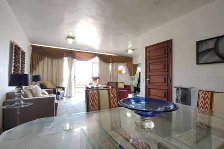 Apartamento à venda com 143m², 4 quartos e 1 vaga Apartamento à venda com 143m², 4 quartos e 1 vagaSala