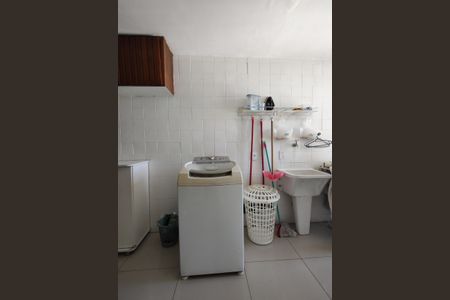 Apartamento à venda com 143m², 4 quartos e 1 vagaÁrea de Serviço