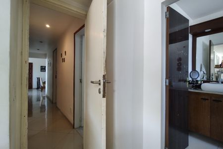 Apartamento à venda com 143m², 4 quartos e 1 vaga Apartamento à venda com 143m², 4 quartos e 1 vagaSuíte