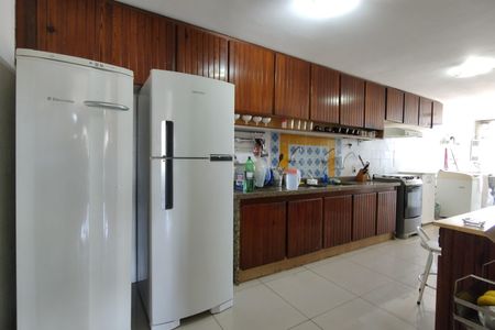 Apartamento à venda com 143m², 4 quartos e 1 vaga Apartamento à venda com 143m², 4 quartos e 1 vagaCozinha - Armários