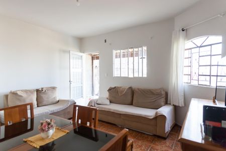 Casa à venda com 354m², 2 quartos e sem vagaSala