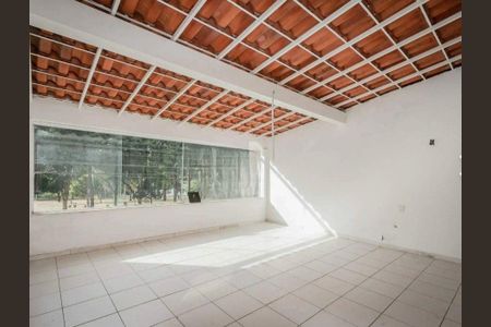 Casa para alugar com 700m², 1 quarto e 1 vaga