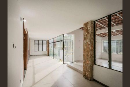 Casa para alugar com 700m², 1 quarto e 1 vaga