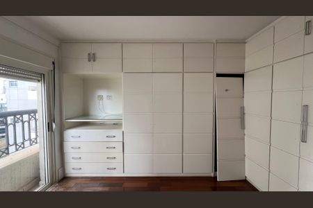 Apartamento à venda com 525m², 4 quartos e 6 vagas Apartamento à venda com 525m², 4 quartos e 6 vagasSuíte 2