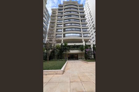 Apartamento à venda com 525m², 4 quartos e 6 vagas Apartamento à venda com 525m², 4 quartos e 6 vagasFachada