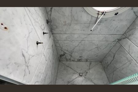 Apartamento à venda com 525m², 4 quartos e 6 vagas Apartamento à venda com 525m², 4 quartos e 6 vagasBanheiro da Suíte 1