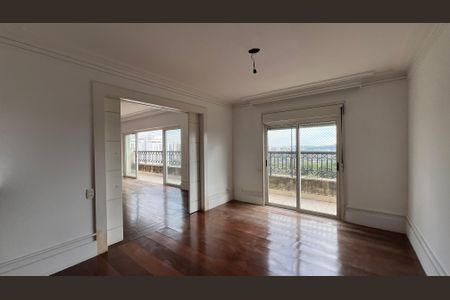 Apartamento à venda com 525m², 4 quartos e 6 vagas Apartamento à venda com 525m², 4 quartos e 6 vagasSala de TV