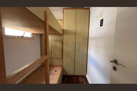 Apartamento à venda com 525m², 4 quartos e 6 vagas Apartamento à venda com 525m², 4 quartos e 6 vagasQuarto de Serviço