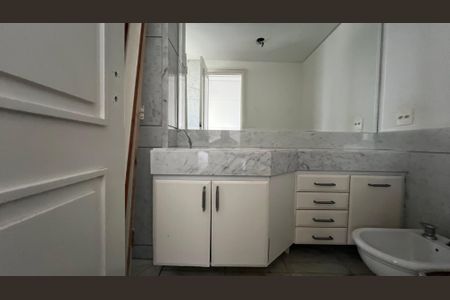 Apartamento à venda com 525m², 4 quartos e 6 vagas Apartamento à venda com 525m², 4 quartos e 6 vagasBanheiro da Suíte 4
