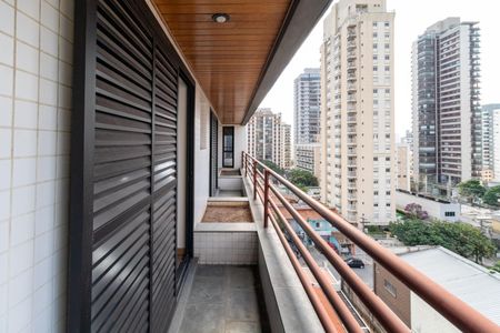 Apartamento à venda com 189m², 3 quartos e 3 vagasVaranda da Suíte 1