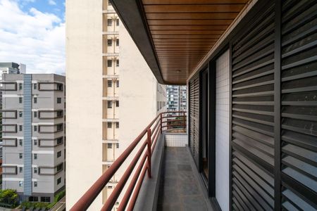 Apartamento à venda com 189m², 3 quartos e 3 vagasVaranda da Suíte 1