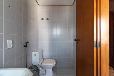 Apartamento à venda com 189m², 3 quartos e 3 vagasBanheiro da Suíte 2