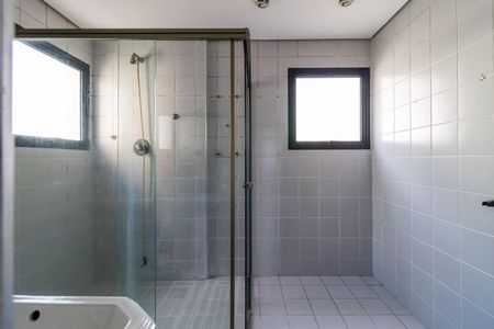 Apartamento à venda com 189m², 3 quartos e 3 vagasBanheiro da Suíte 1