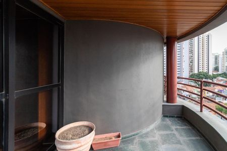 Apartamento à venda com 189m², 3 quartos e 3 vagasVaranda