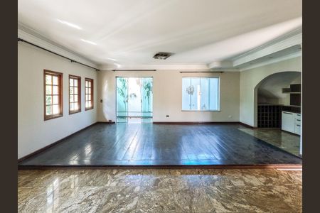 Sala de casa para alugar com 5 quartos, 364m² em Parque Sao Domingos, São Paulo