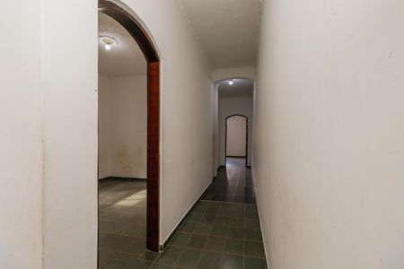 Casa para alugar com 249m², 3 quartos e 2 vagasCorredor 