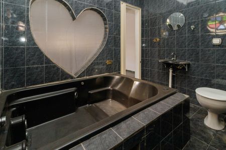 Casa para alugar com 249m², 3 quartos e 2 vagasBanheiro da Suíte