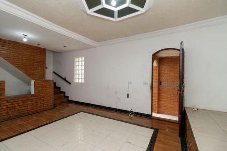 Casa para alugar com 249m², 3 quartos e 2 vagasSala