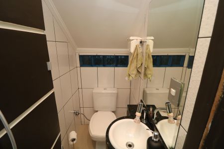 Casa à venda com 180m², 2 quartos e 2 vagasLavabo