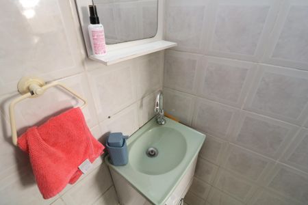 Casa à venda com 180m², 2 quartos e 2 vagasBanheiro de serviço