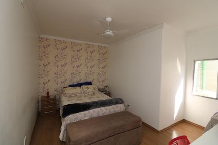 Casa à venda com 180m², 2 quartos e 2 vagasSuíte