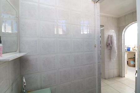 Casa à venda com 180m², 2 quartos e 2 vagasBanheiro de serviço