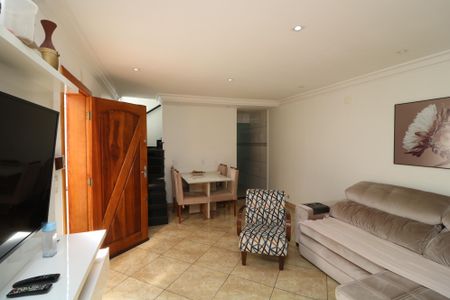 Casa à venda com 180m², 2 quartos e 2 vagasSala