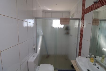 Casa à venda com 180m², 2 quartos e 2 vagasBanheiro da Suíte