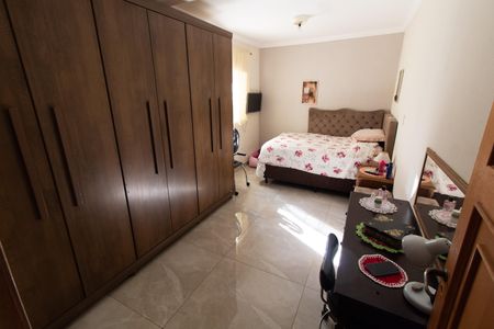 Casa para alugar com 400m², 3 quartos e 3 vagas Casa para alugar com 400m², 3 quartos e 3 vagasQuarto 1