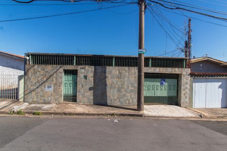 Casa para alugar com 400m², 3 quartos e 3 vagas Casa para alugar com 400m², 3 quartos e 3 vagasFachada