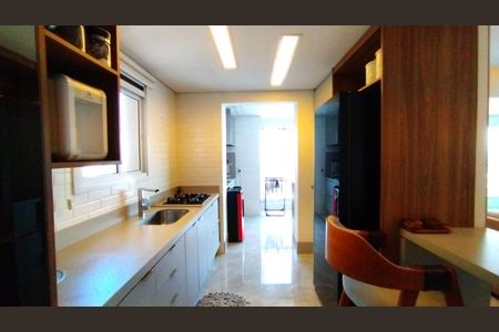 Apartamento à venda com 105m², 3 quartos e 2 vagasCozinha