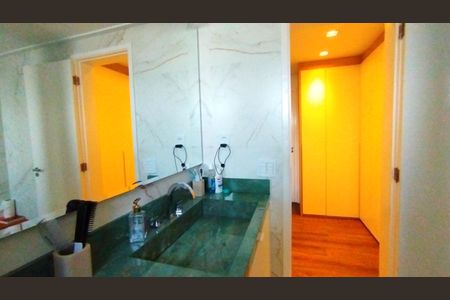 Apartamento à venda com 105m², 3 quartos e 2 vagasBanheiro da Suíte 1