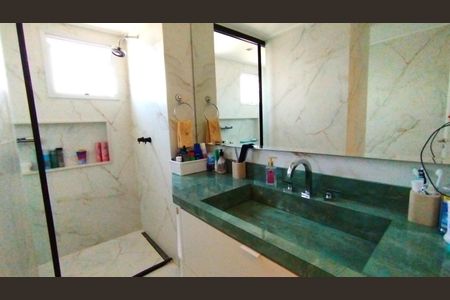 Apartamento à venda com 105m², 3 quartos e 2 vagasBanheiro da Suíte 1