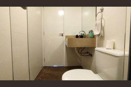 Apartamento à venda com 105m², 3 quartos e 2 vagasBanheiro da Suíte 2