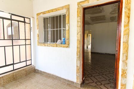 Casa à venda com 250m², 3 quartos e 5 vagas Casa à venda com 250m², 3 quartos e 5 vagasHall da sala
