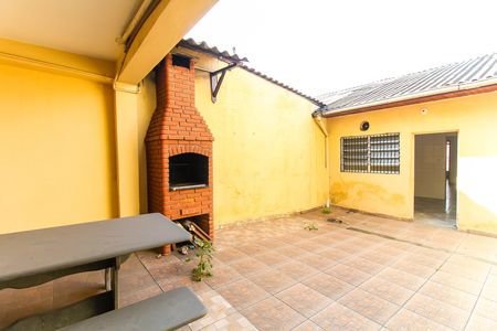 Casa à venda com 250m², 3 quartos e 5 vagas Casa à venda com 250m², 3 quartos e 5 vagasQuintal