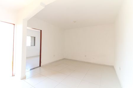 Casa à venda com 250m², 3 quartos e 5 vagas Casa à venda com 250m², 3 quartos e 5 vagasSala 2