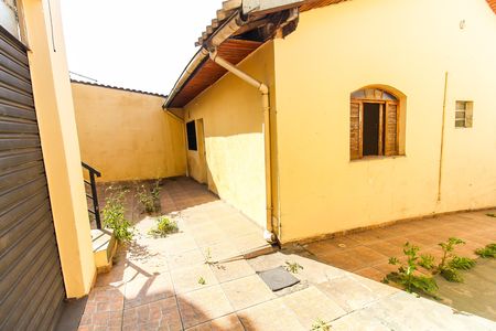 Casa à venda com 250m², 3 quartos e 5 vagas Casa à venda com 250m², 3 quartos e 5 vagasQuintal